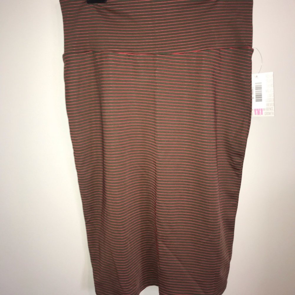 green and red “Cassie” LulaRoe pencil skirt W/TAGS